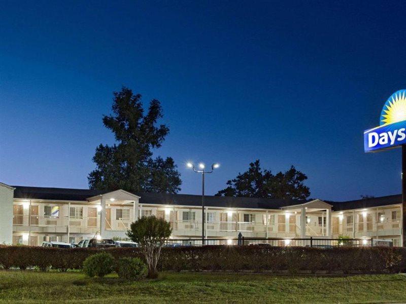 Days Inn By Wyndham Kerrville Exteriör bild