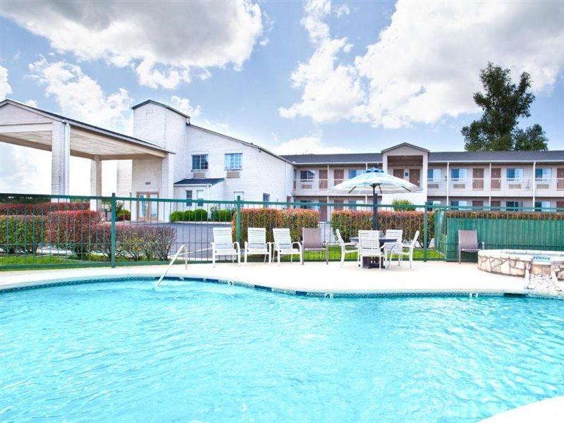 Days Inn By Wyndham Kerrville Exteriör bild