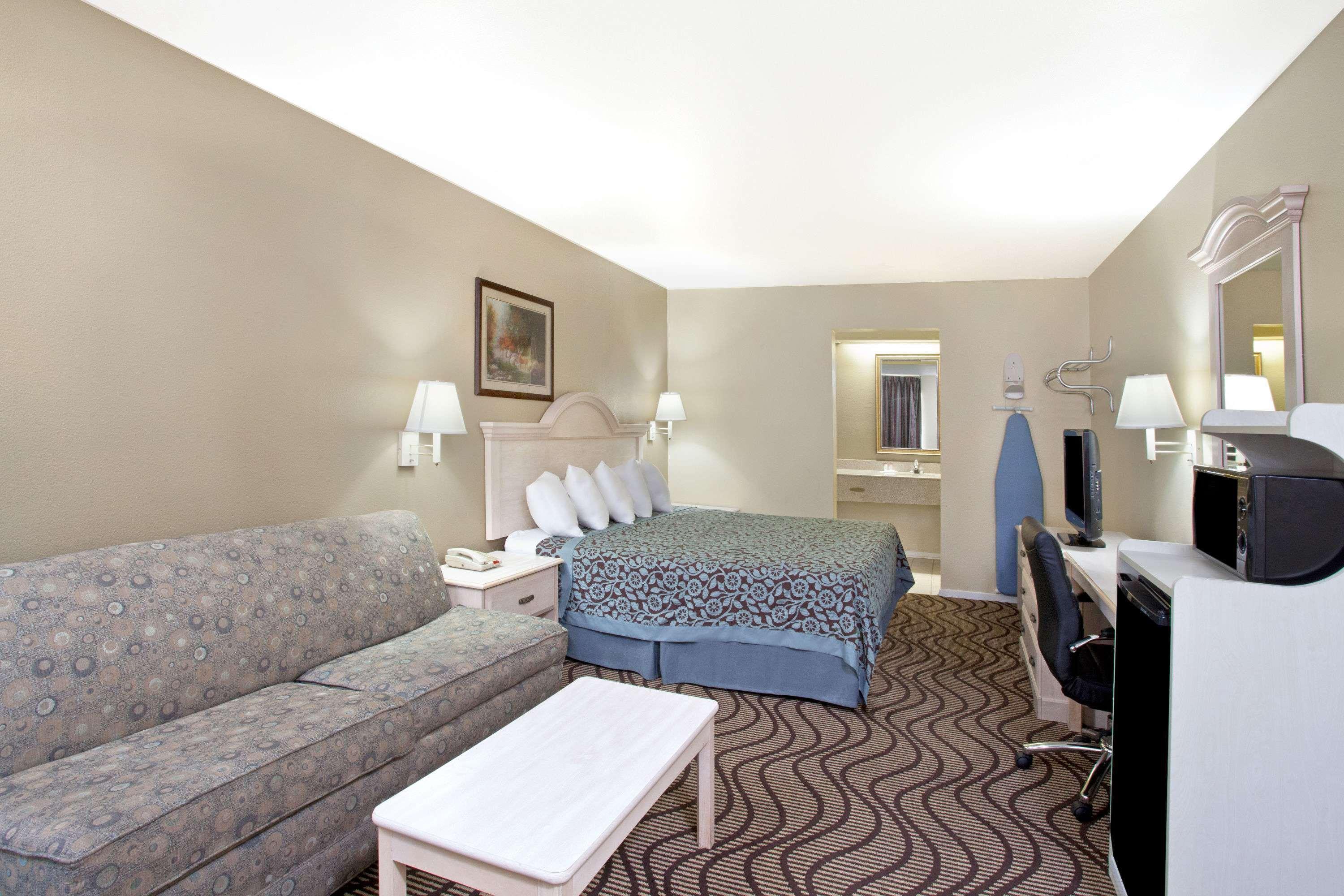 Days Inn By Wyndham Kerrville Exteriör bild